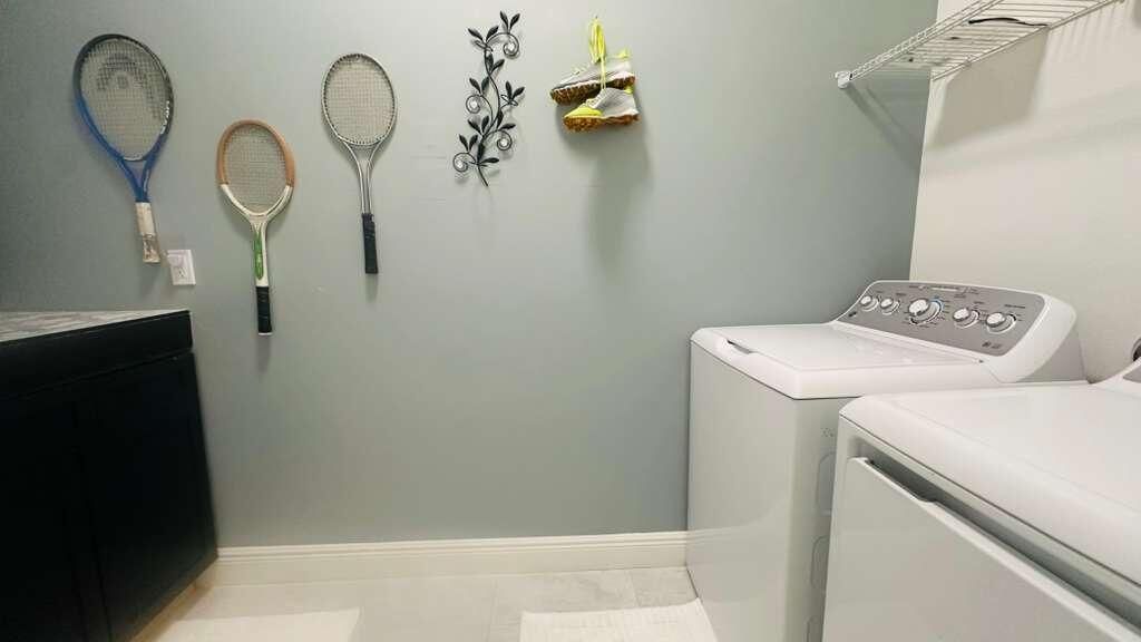 For Sale: $1,050,000 (3 beds, 3 baths, 3066 Square Feet)