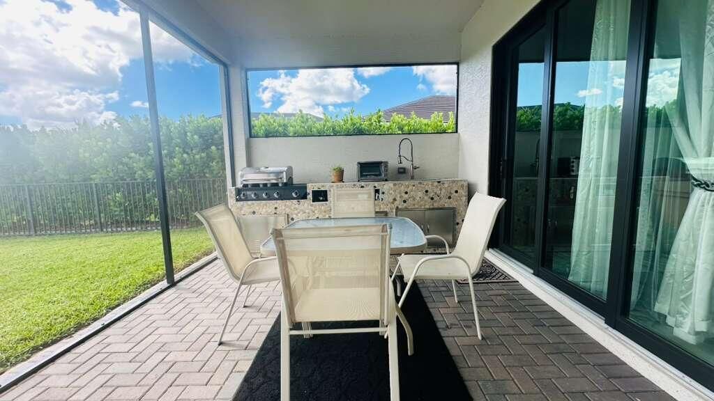 For Sale: $1,050,000 (3 beds, 3 baths, 3066 Square Feet)