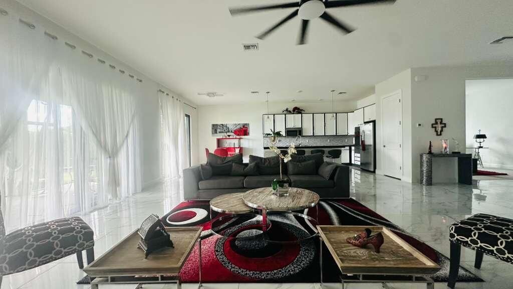 For Sale: $1,050,000 (3 beds, 3 baths, 3066 Square Feet)