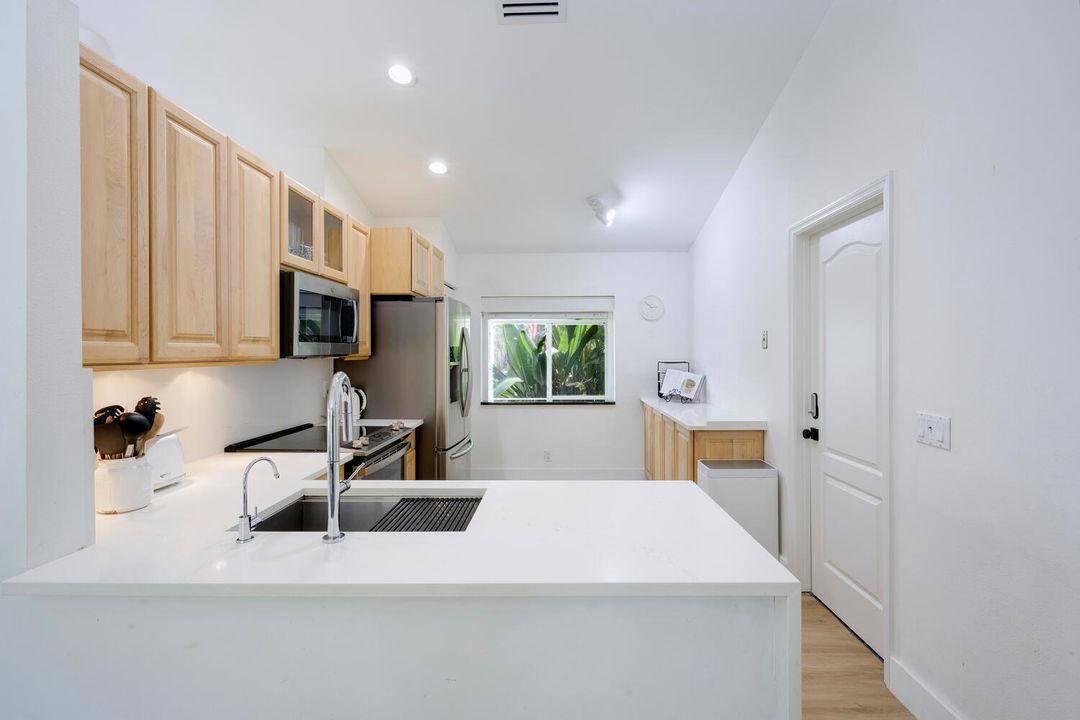 For Rent: $7,000 (3 beds, 2 baths, 1438 Square Feet)