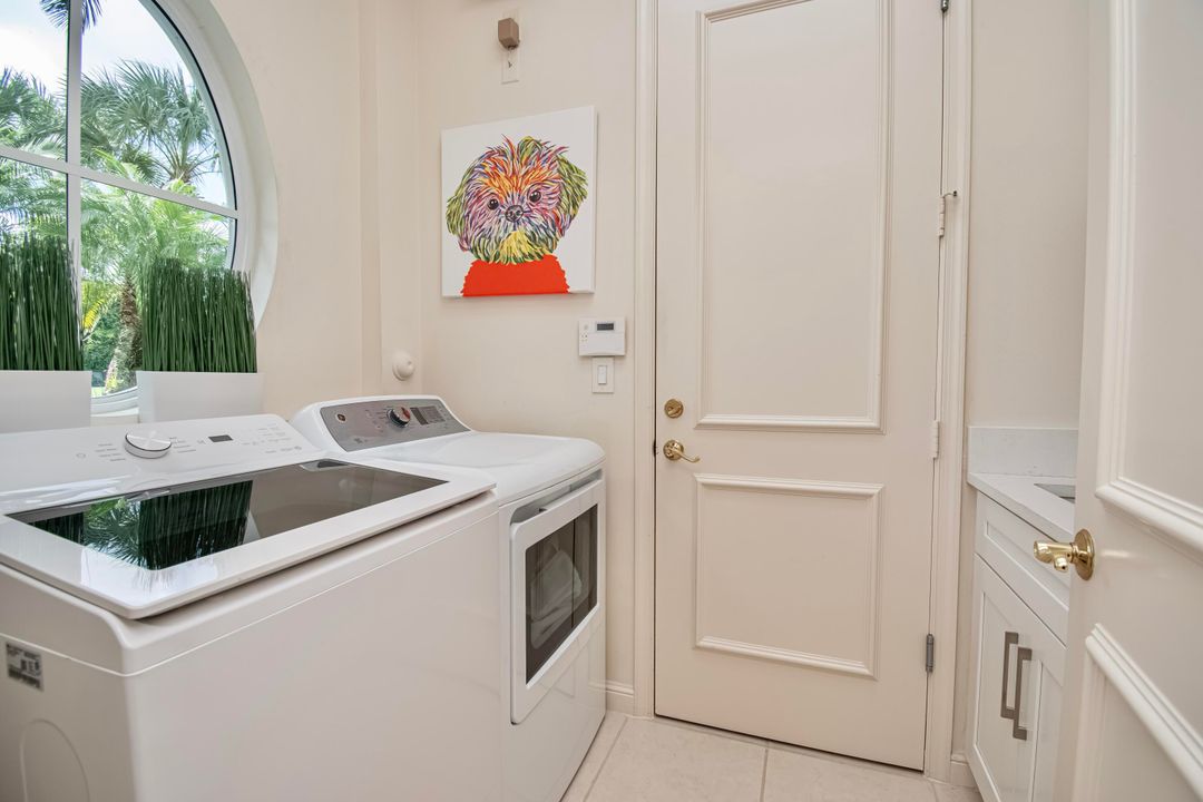 For Rent: $18,000 (3 beds, 3 baths, 2468 Square Feet)