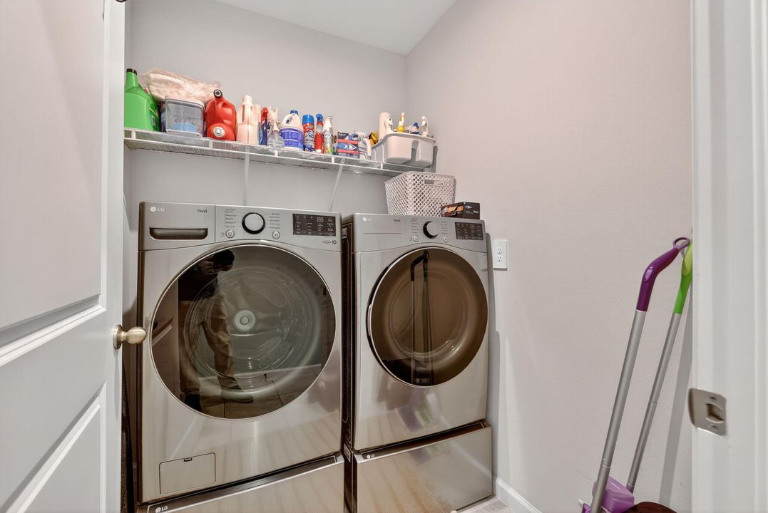 For Sale: $344,000 (3 beds, 2 baths, 1529 Square Feet)