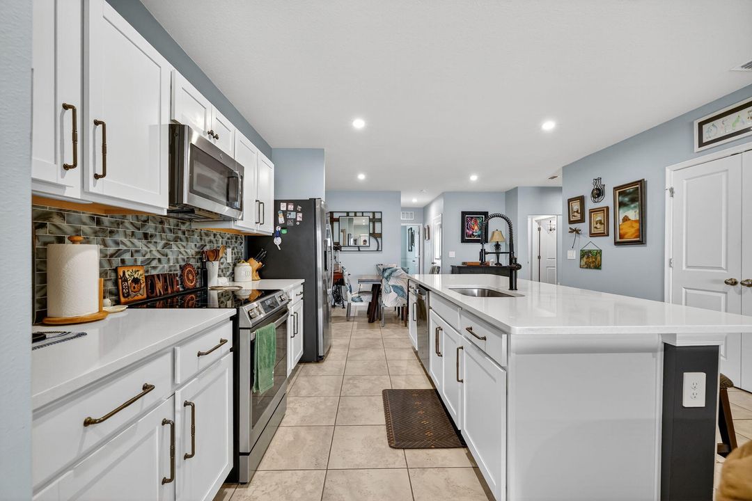 For Sale: $344,000 (3 beds, 2 baths, 1529 Square Feet)