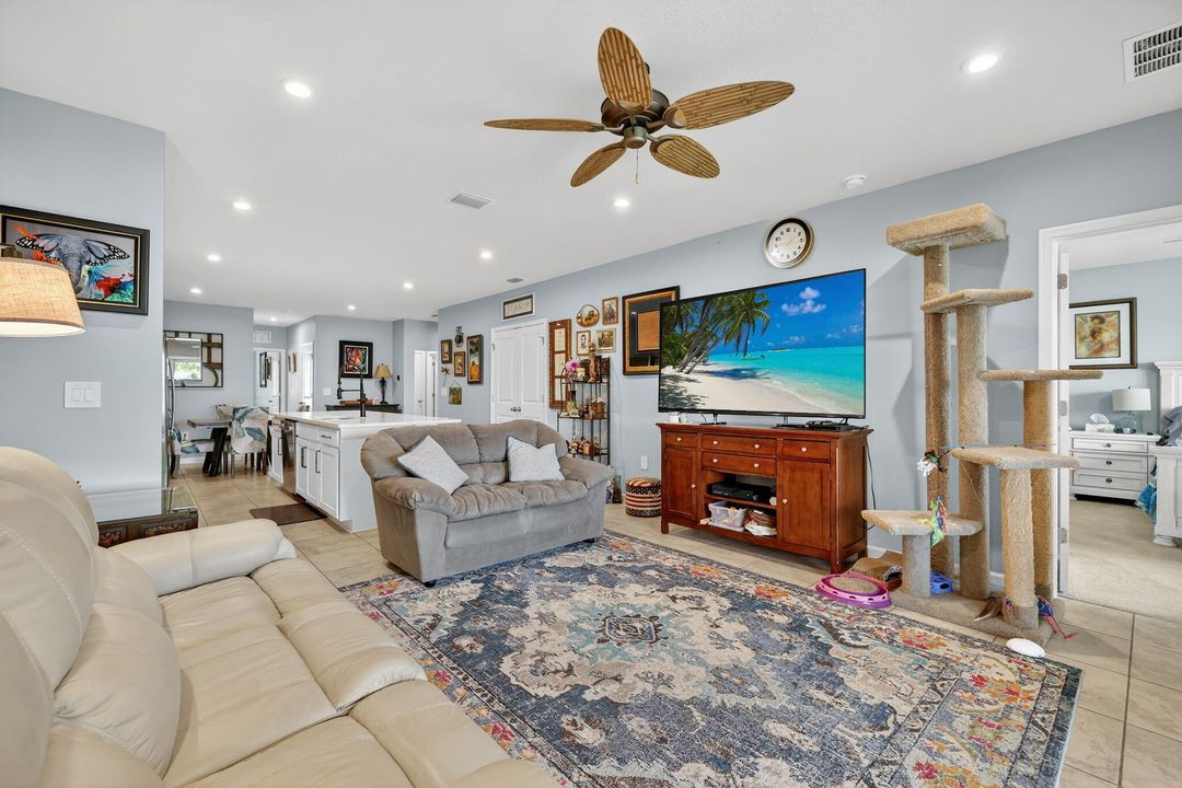 For Sale: $344,000 (3 beds, 2 baths, 1529 Square Feet)