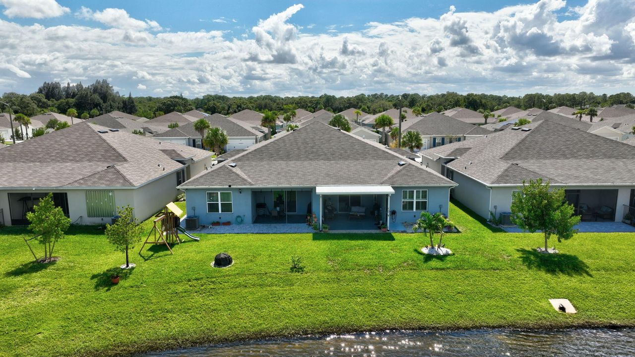 For Sale: $344,000 (3 beds, 2 baths, 1529 Square Feet)