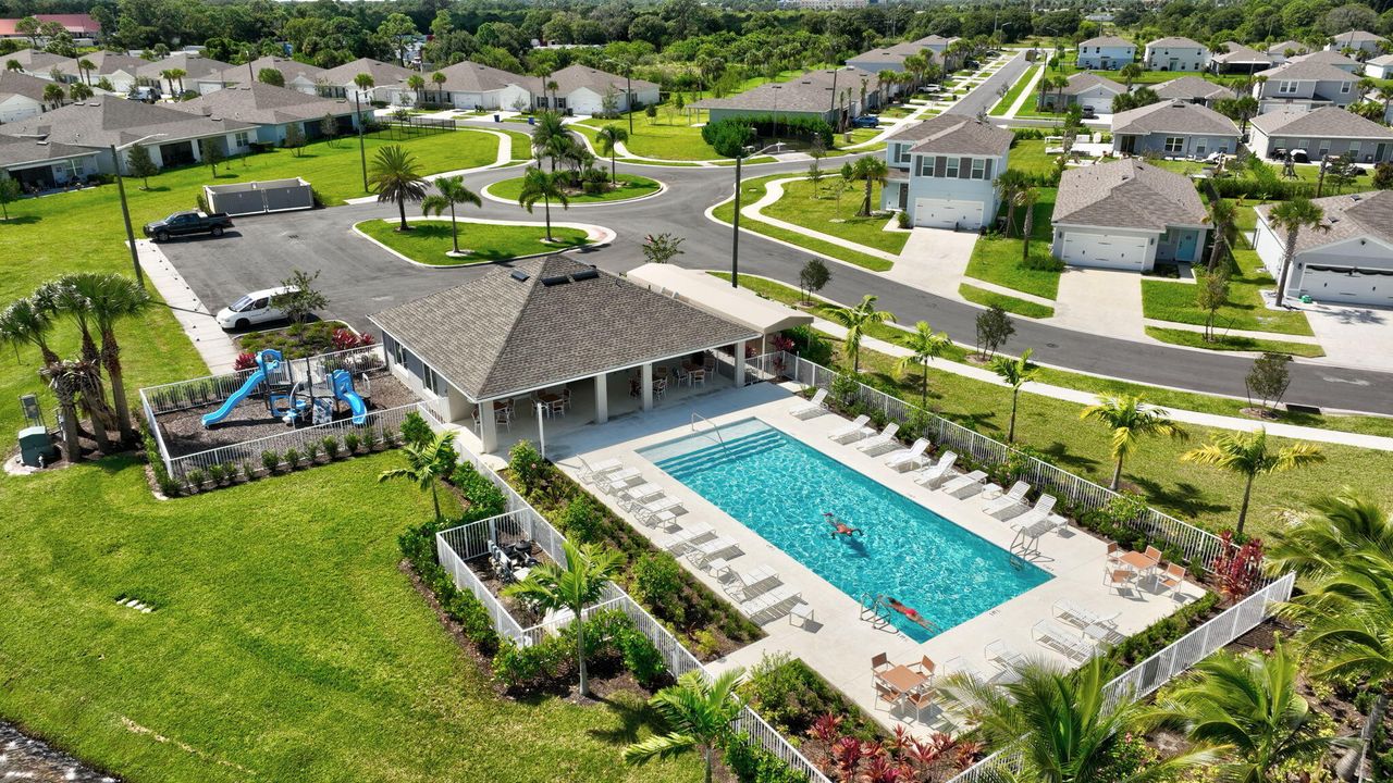 For Sale: $344,000 (3 beds, 2 baths, 1529 Square Feet)