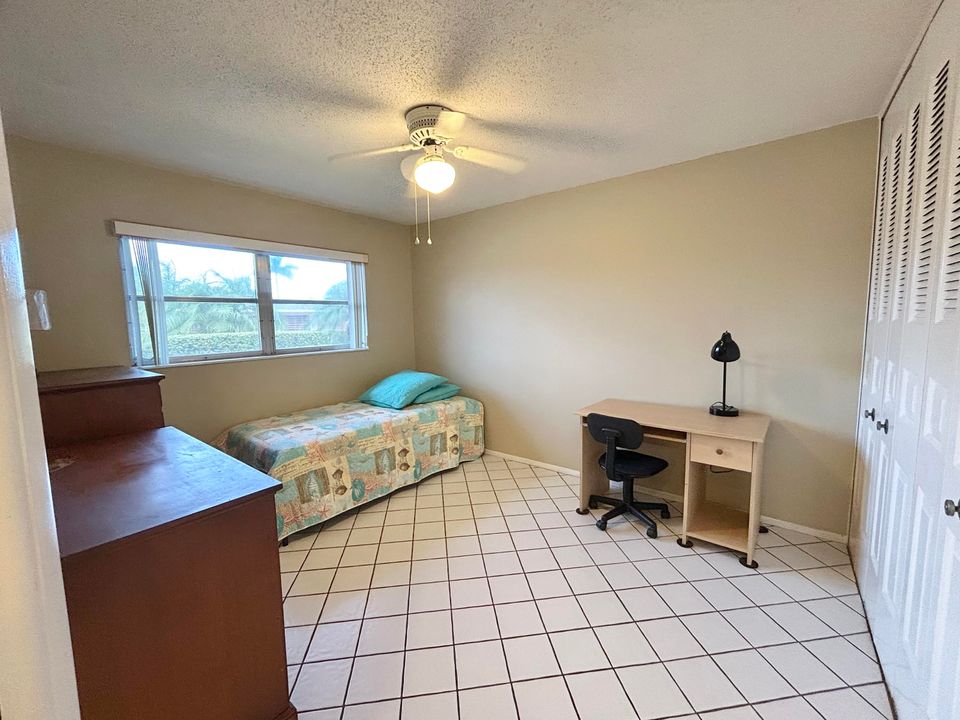 For Sale: $110,000 (2 beds, 2 baths, 910 Square Feet)