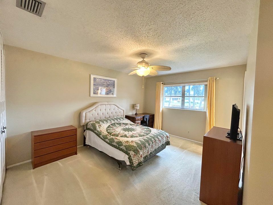 For Sale: $110,000 (2 beds, 2 baths, 910 Square Feet)