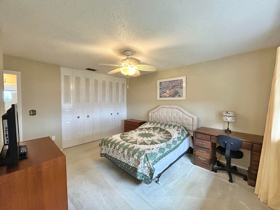 For Sale: $110,000 (2 beds, 2 baths, 910 Square Feet)