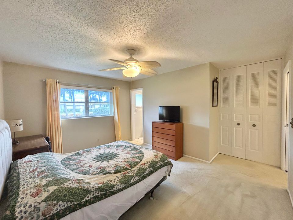 For Sale: $110,000 (2 beds, 2 baths, 910 Square Feet)