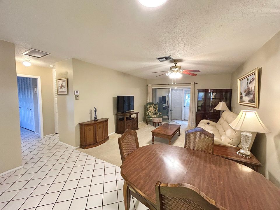 For Sale: $110,000 (2 beds, 2 baths, 910 Square Feet)