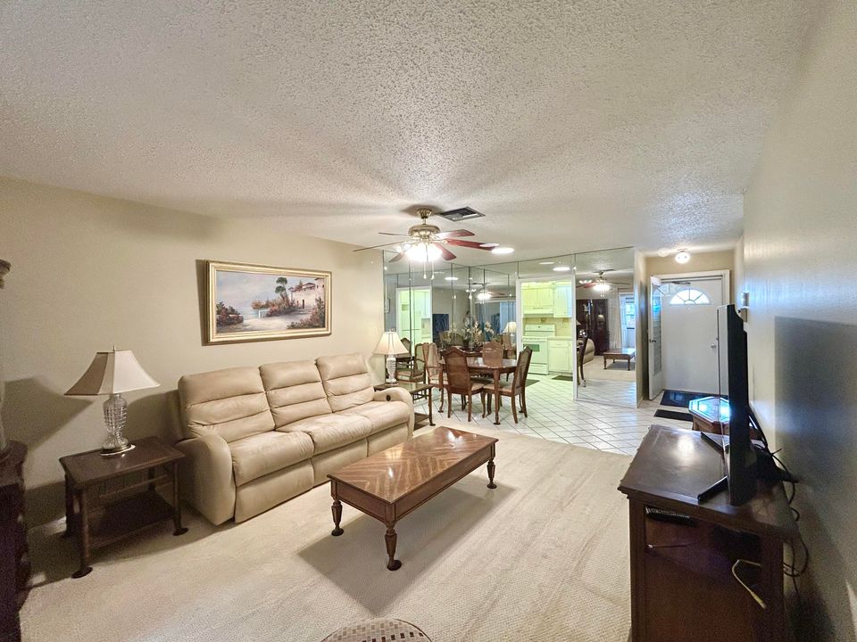 For Sale: $110,000 (2 beds, 2 baths, 910 Square Feet)