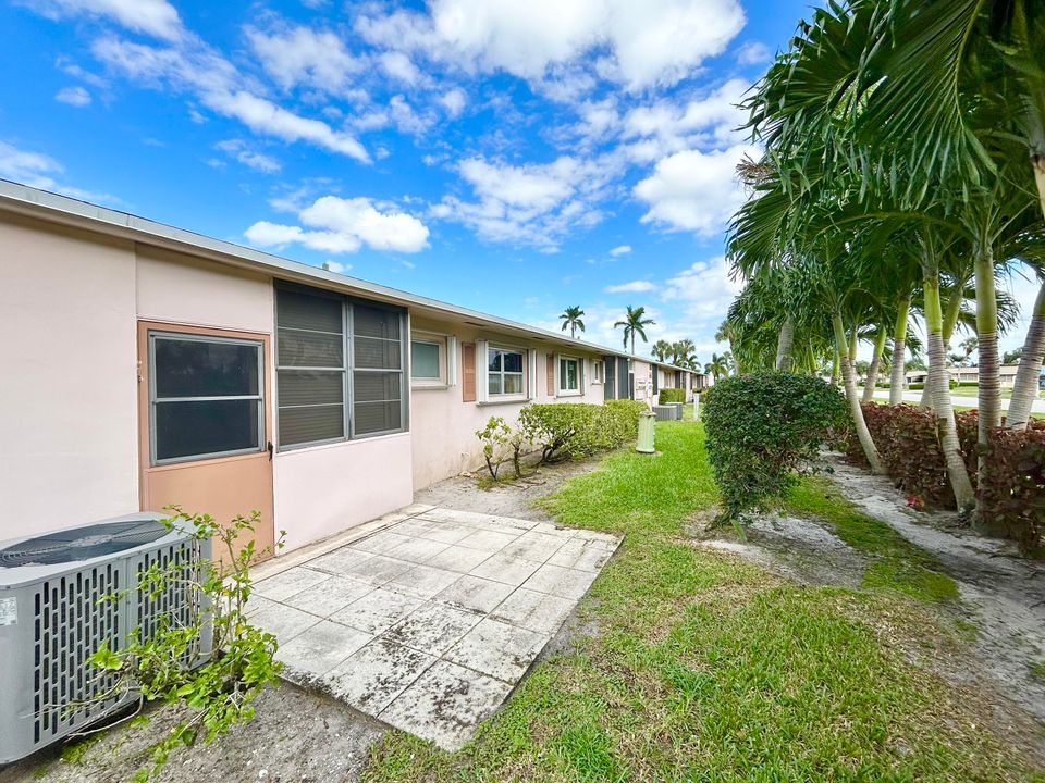 For Sale: $110,000 (2 beds, 2 baths, 910 Square Feet)