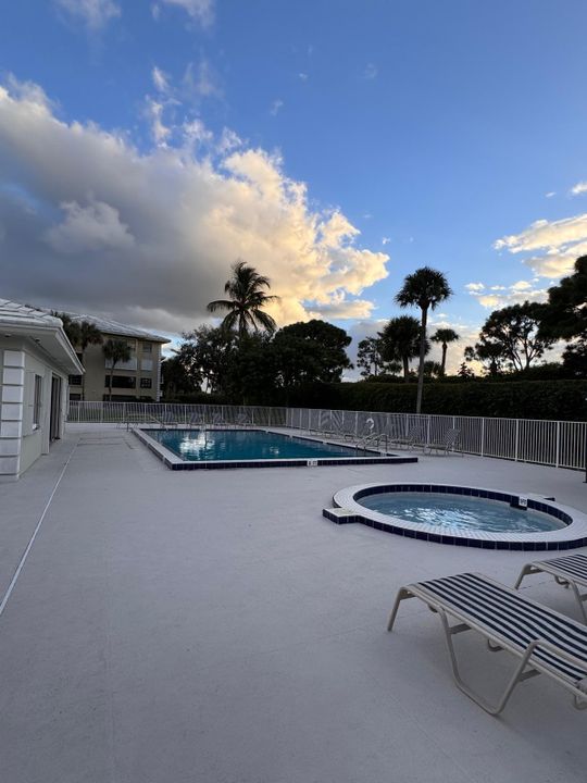 For Rent: $2,200 (2 beds, 2 baths, 1348 Square Feet)