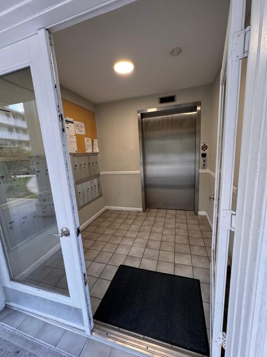 For Rent: $2,200 (2 beds, 2 baths, 1348 Square Feet)