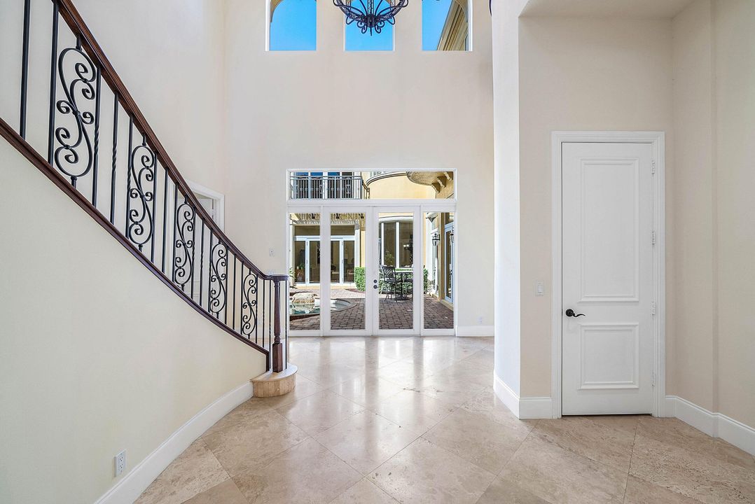 合同活跃: $2,650,000 (5 贝兹, 5 浴室, 6385 平方英尺)