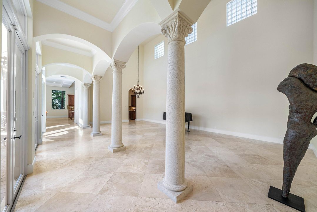 合同活跃: $2,650,000 (5 贝兹, 5 浴室, 6385 平方英尺)