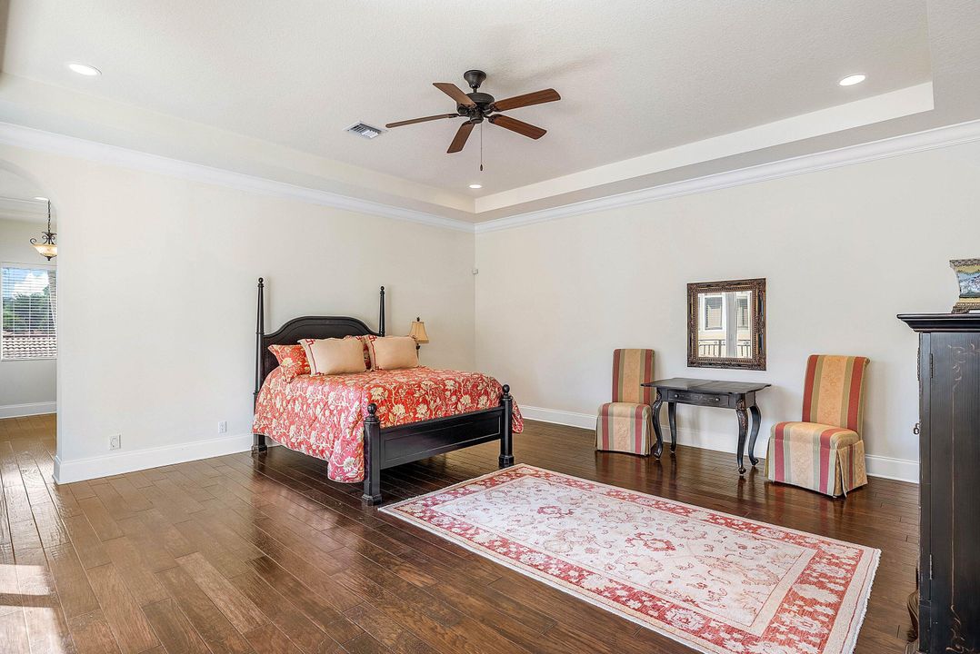 合同活跃: $2,650,000 (5 贝兹, 5 浴室, 6385 平方英尺)