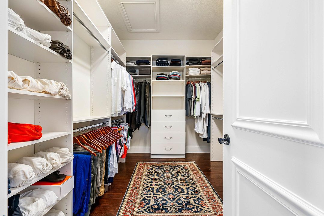 合同活跃: $2,650,000 (5 贝兹, 5 浴室, 6385 平方英尺)