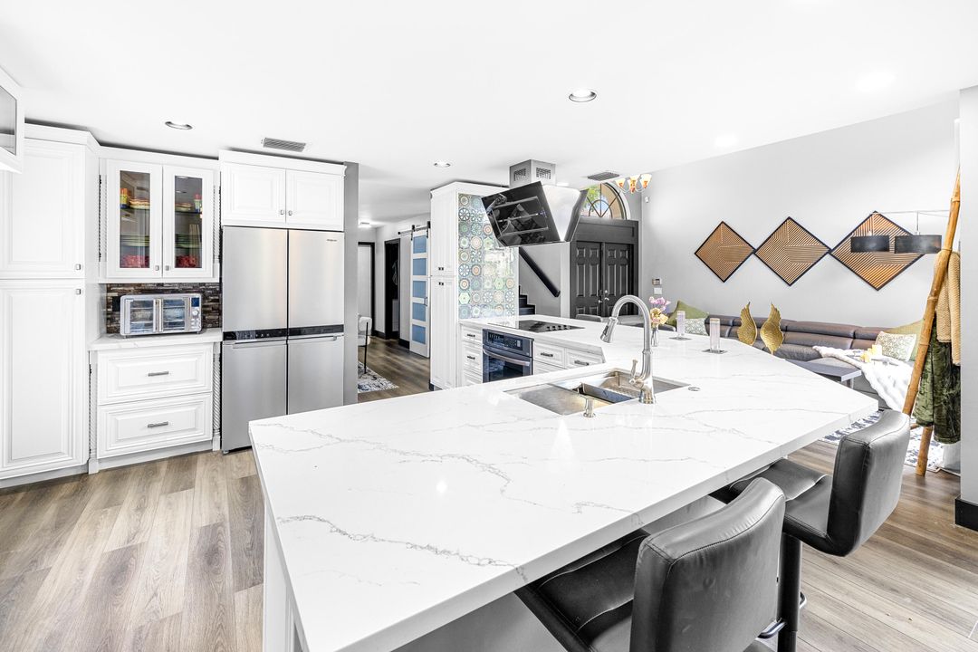 待售: $545,000 (3 贝兹, 2 浴室, 2075 平方英尺)