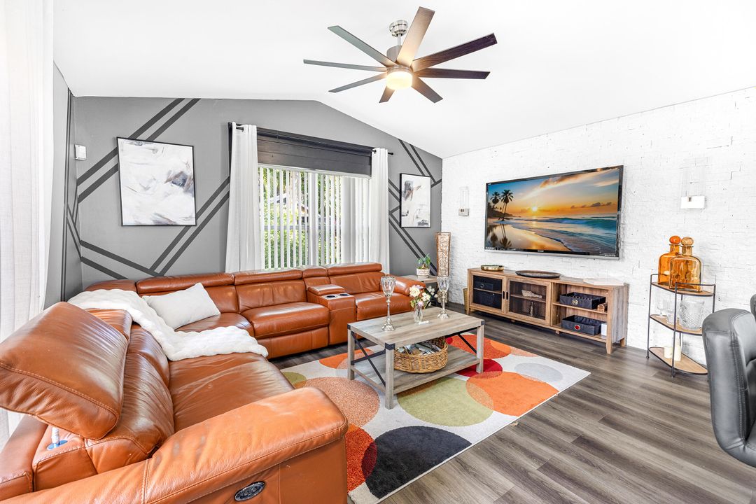 待售: $545,000 (3 贝兹, 2 浴室, 2075 平方英尺)