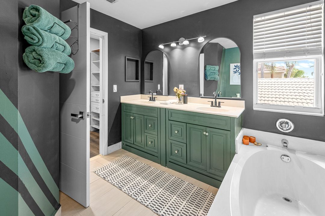 待售: $545,000 (3 贝兹, 2 浴室, 2075 平方英尺)