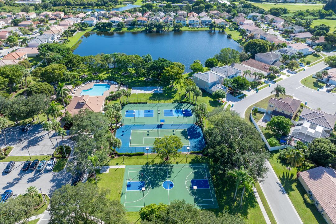 待售: $545,000 (3 贝兹, 2 浴室, 2075 平方英尺)