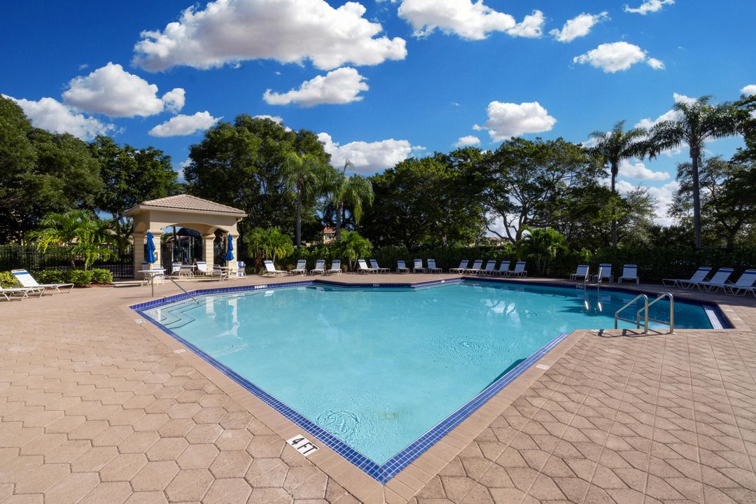 待售: $545,000 (3 贝兹, 2 浴室, 2075 平方英尺)