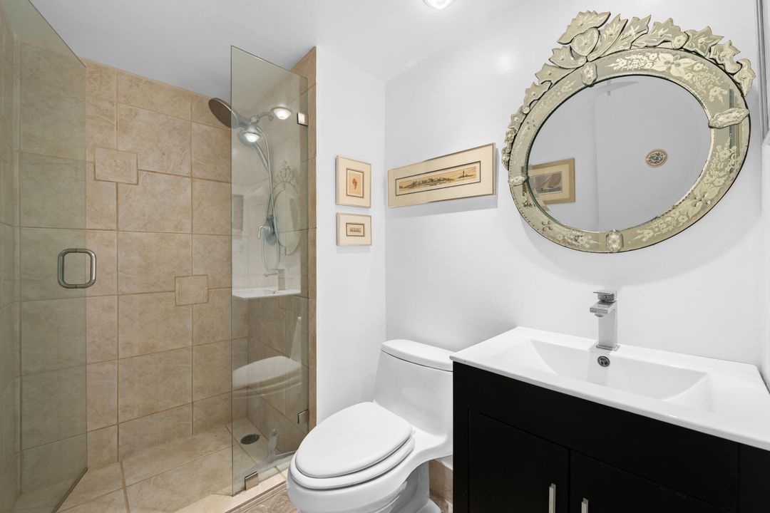 For Sale: $395,000 (2 beds, 2 baths, 988 Square Feet)