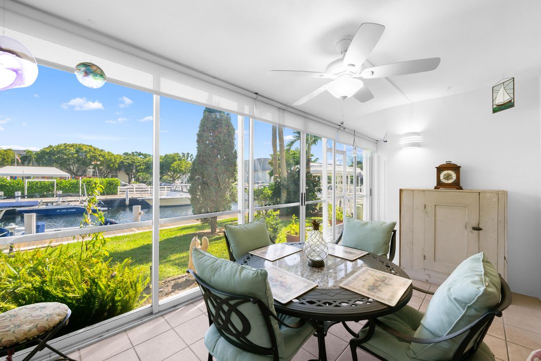 For Sale: $395,000 (2 beds, 2 baths, 988 Square Feet)