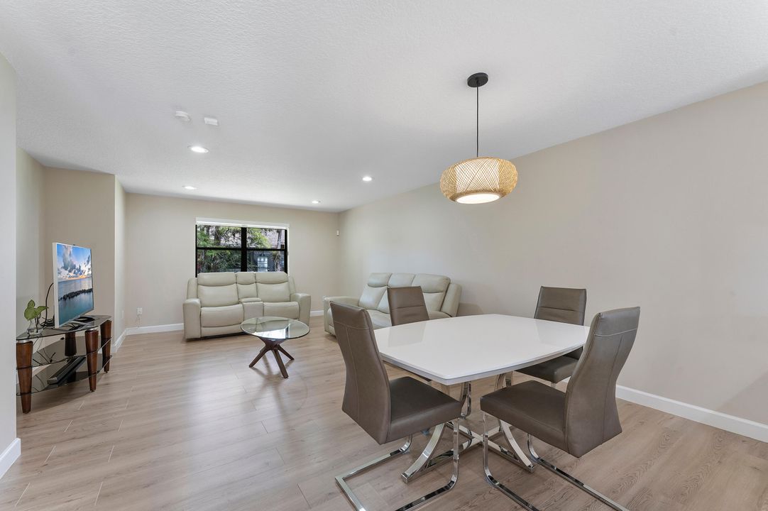 For Sale: $335,000 (3 beds, 2 baths, 1298 Square Feet)