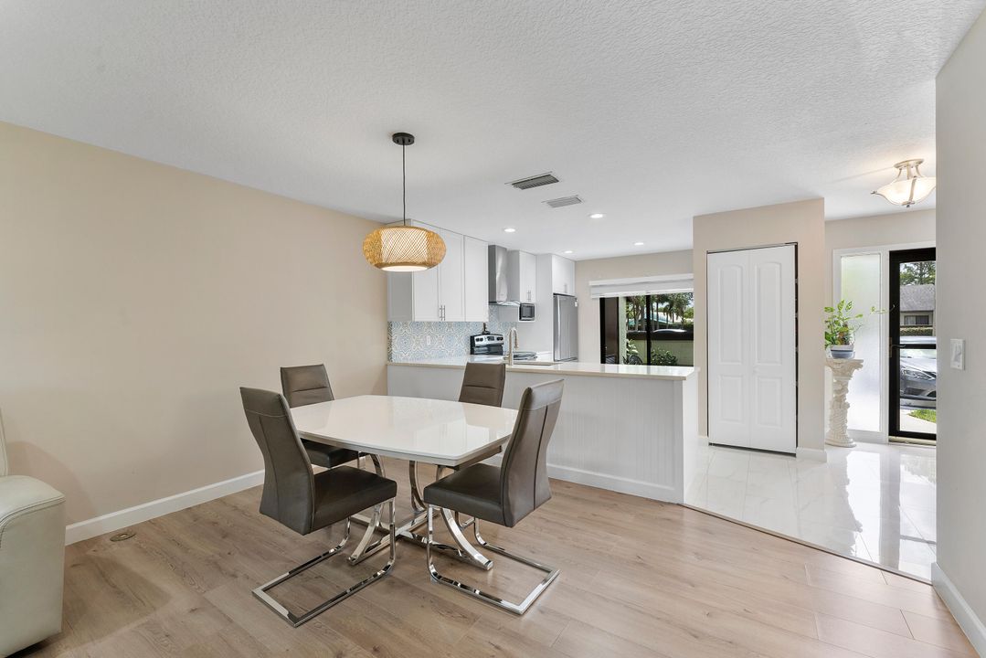 For Sale: $335,000 (3 beds, 2 baths, 1298 Square Feet)