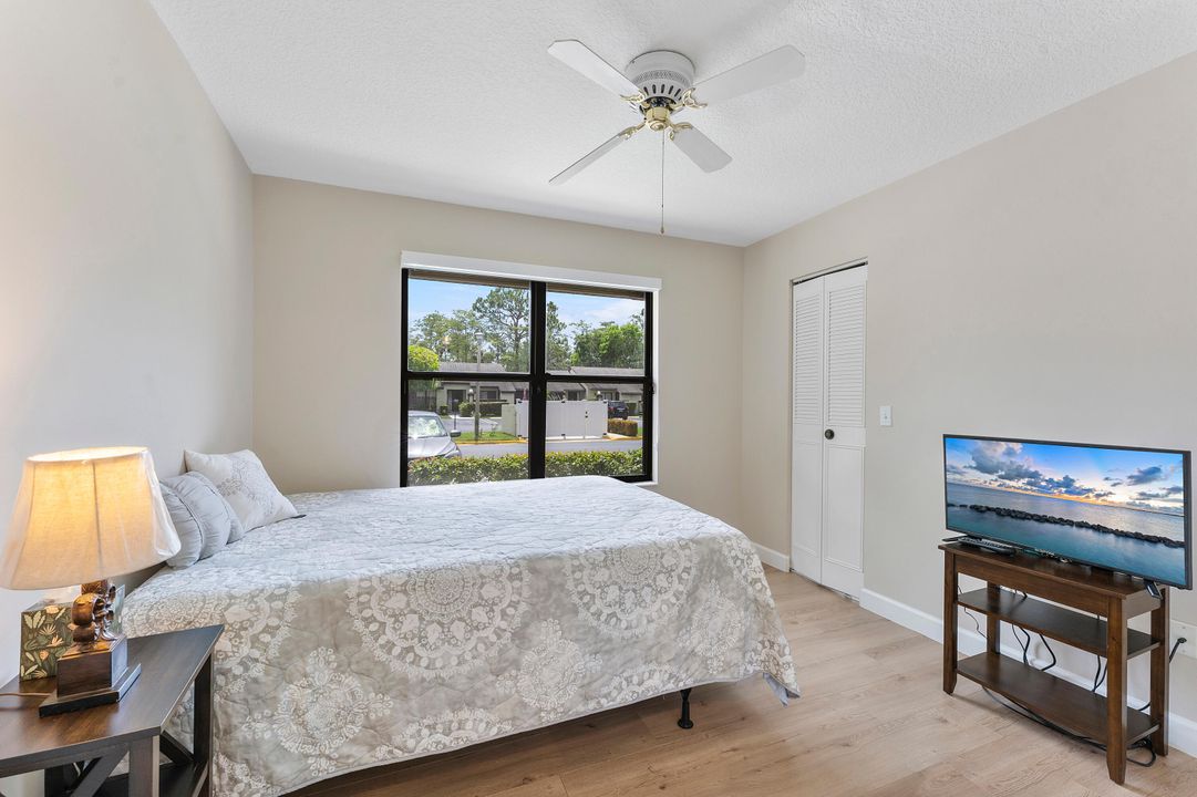 For Sale: $335,000 (3 beds, 2 baths, 1298 Square Feet)