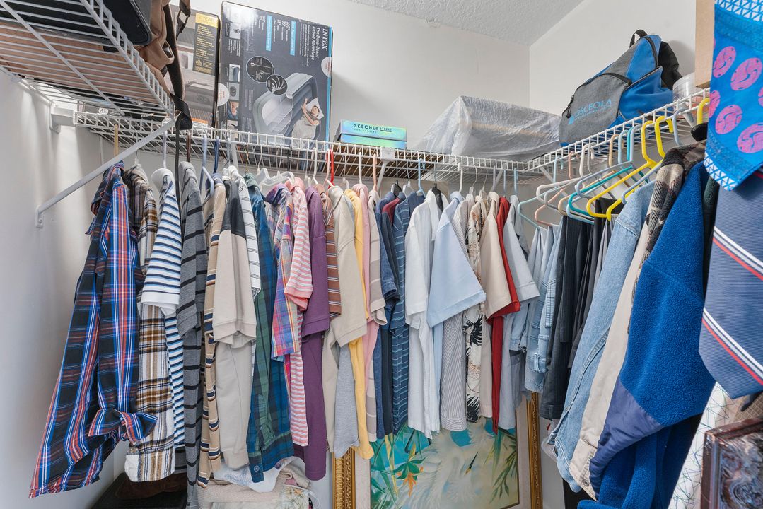 For Sale: $335,000 (3 beds, 2 baths, 1298 Square Feet)