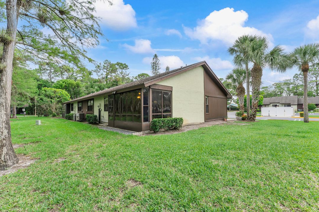 For Sale: $335,000 (3 beds, 2 baths, 1298 Square Feet)