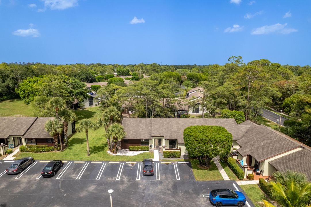 For Sale: $335,000 (3 beds, 2 baths, 1298 Square Feet)