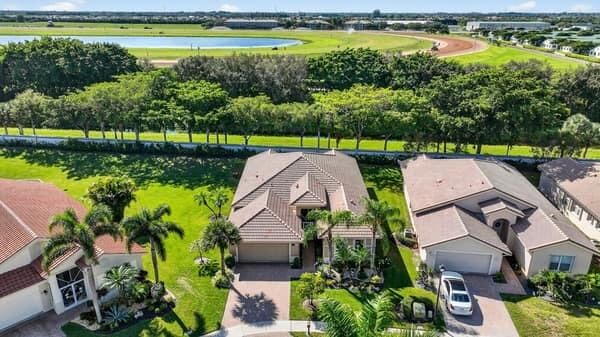 For Sale: $599,000 (4 beds, 3 baths, 2342 Square Feet)