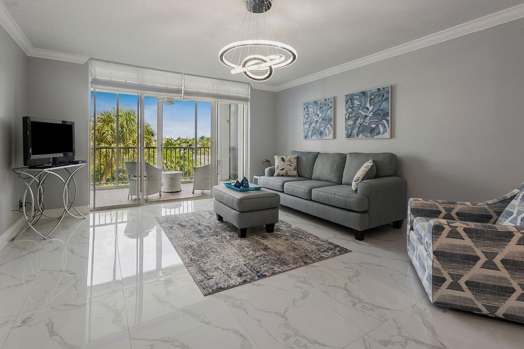 For Sale: $355,000 (2 beds, 2 baths, 1200 Square Feet)