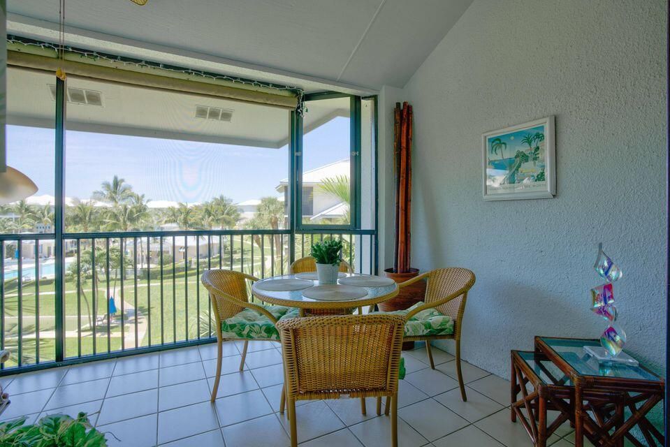 For Rent: $3,500 (3 beds, 2 baths, 1476 Square Feet)