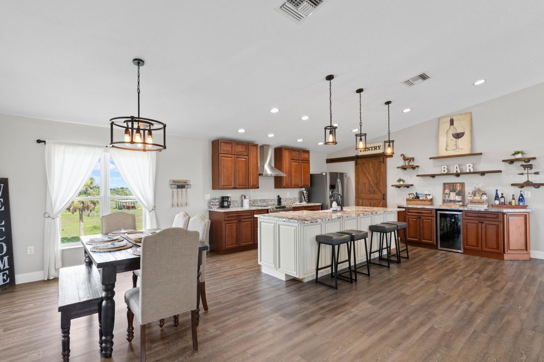 На продажу: $1,299,000 (3 спален, 3 ванн, 3107 Квадратных фут)