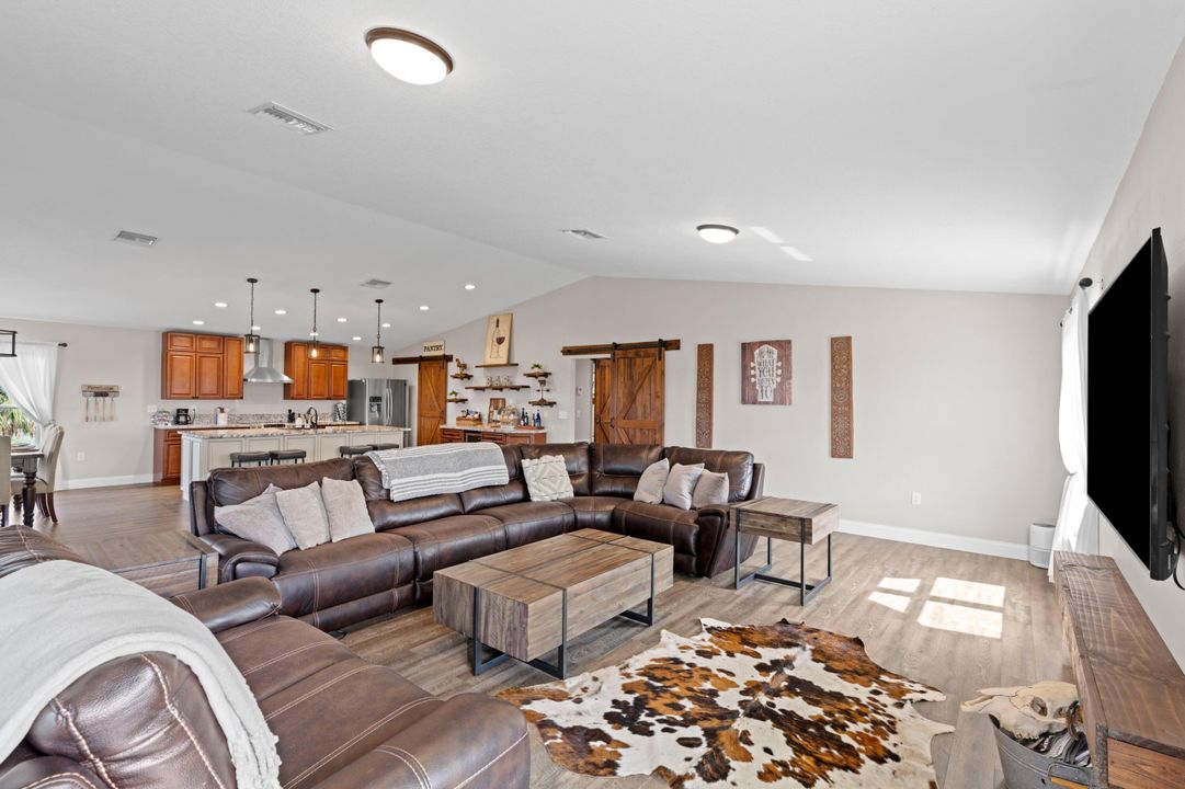 На продажу: $1,299,000 (3 спален, 3 ванн, 3107 Квадратных фут)