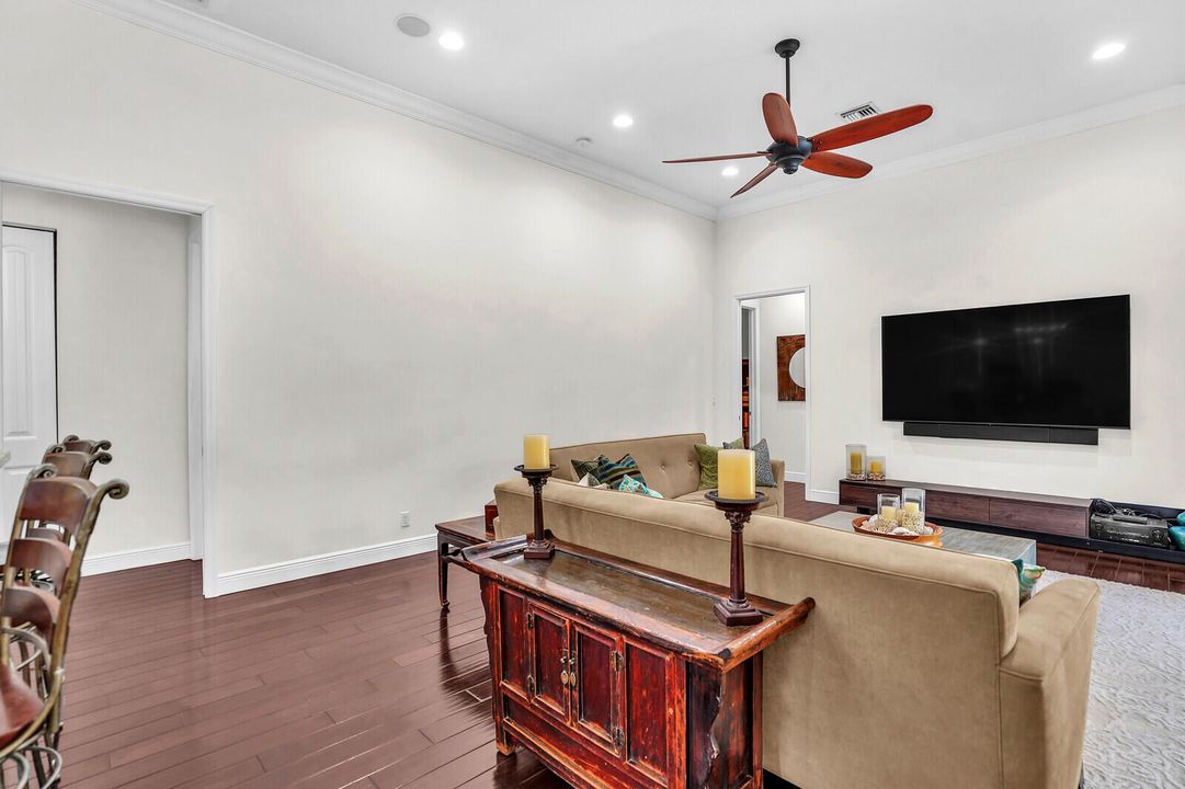 Active With Contract: $1,475,000 (4 beds, 3 baths, 3132 Square Feet)