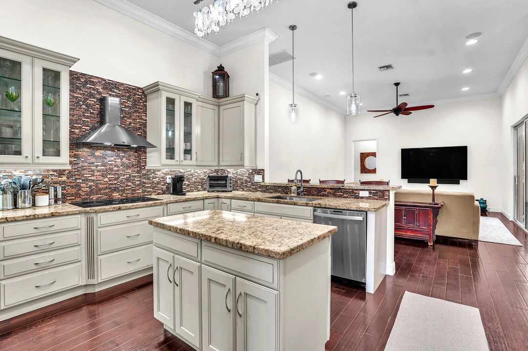 Active With Contract: $1,475,000 (4 beds, 3 baths, 3132 Square Feet)