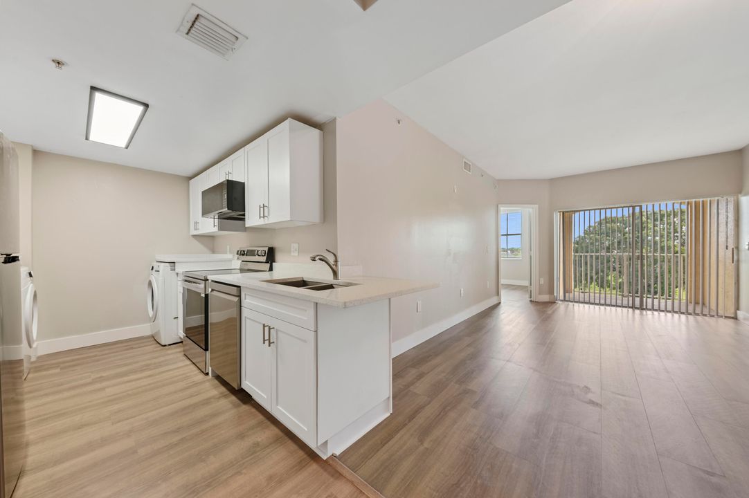 На продажу: $329,900 (3 спален, 2 ванн, 1200 Квадратных фут)