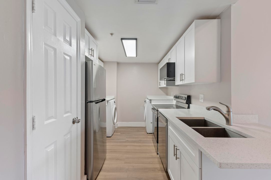 На продажу: $329,900 (3 спален, 2 ванн, 1200 Квадратных фут)