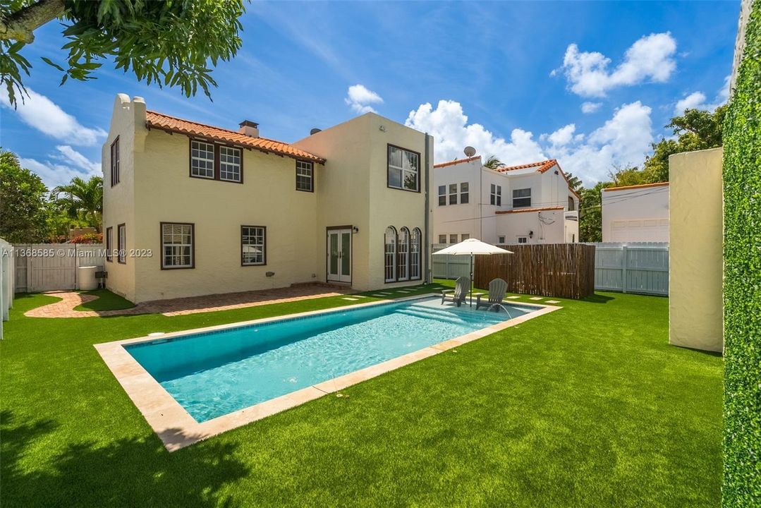 For Sale: $1,495,000 (3 beds, 2 baths, 2104 Square Feet)