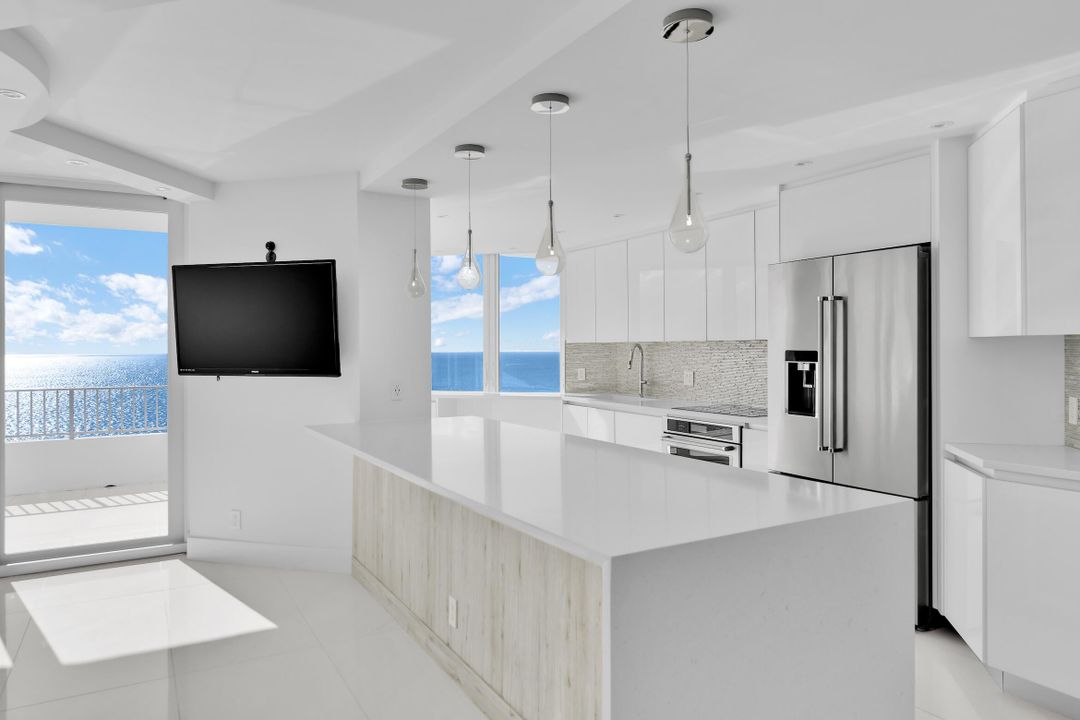 На продажу: $1,900,000 (2 спален, 2 ванн, 1448 Квадратных фут)