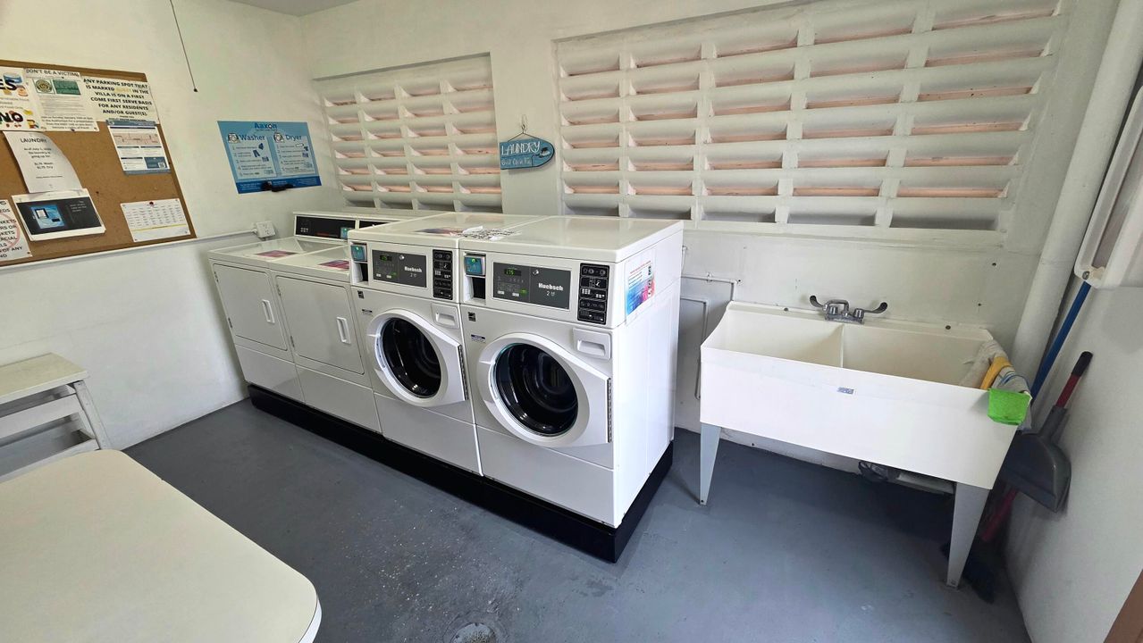 For Sale: $139,000 (1 beds, 1 baths, 662 Square Feet)