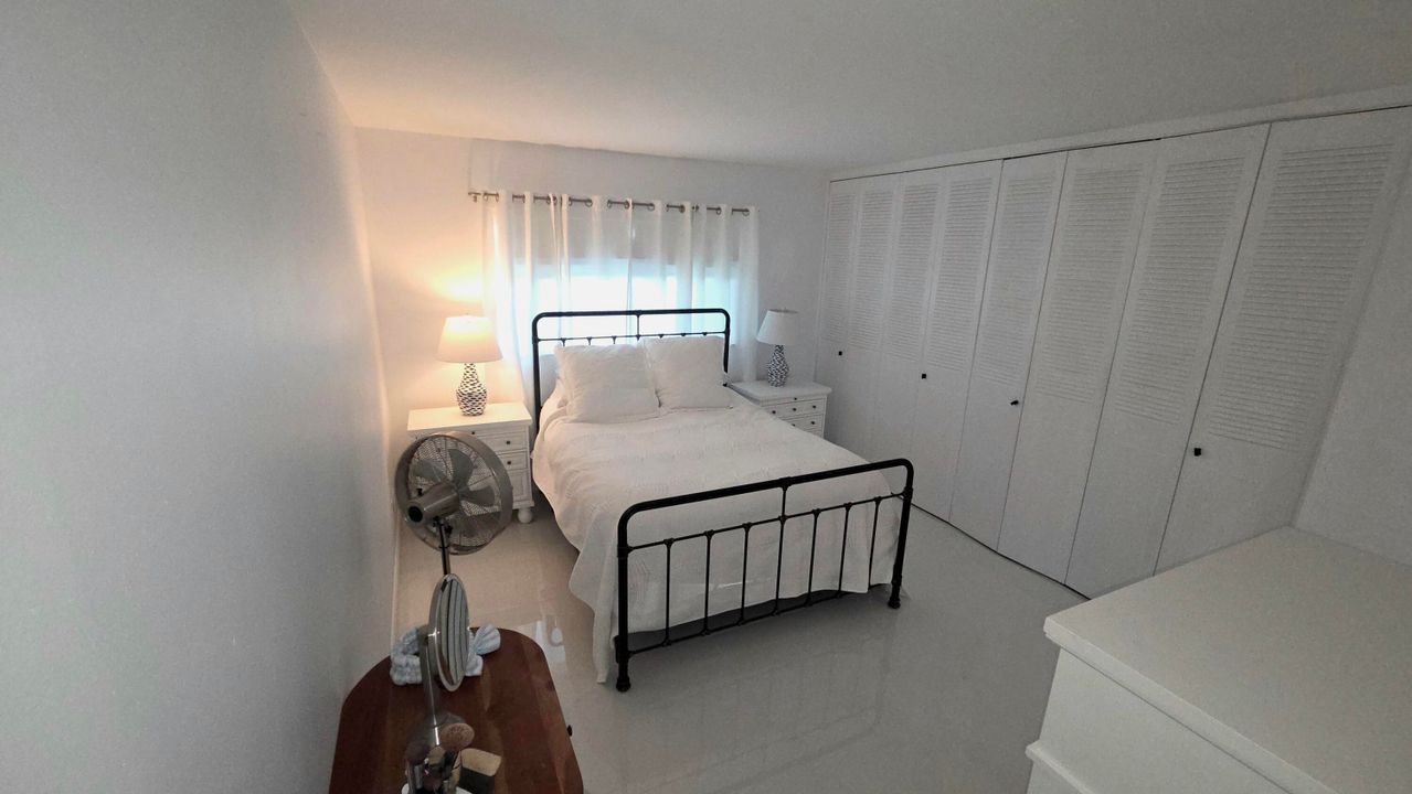 For Sale: $139,000 (1 beds, 1 baths, 662 Square Feet)