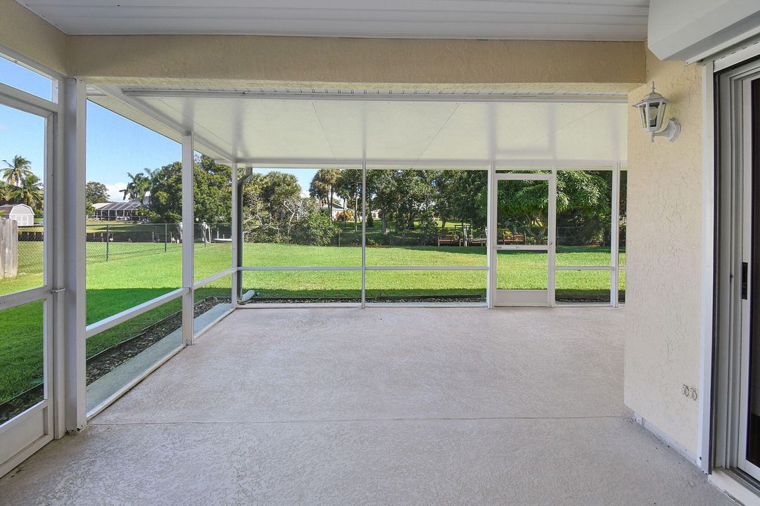 Active With Contract: $399,000 (3 beds, 2 baths, 1518 Square Feet)